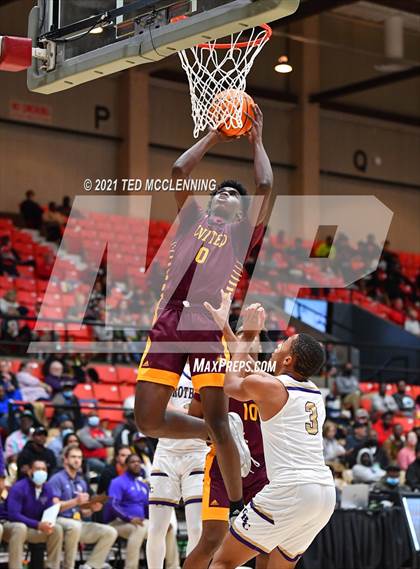 Thumbnail 1 in Christian Brothers vs. Beaumont United (King Cotton Classic) photogallery.