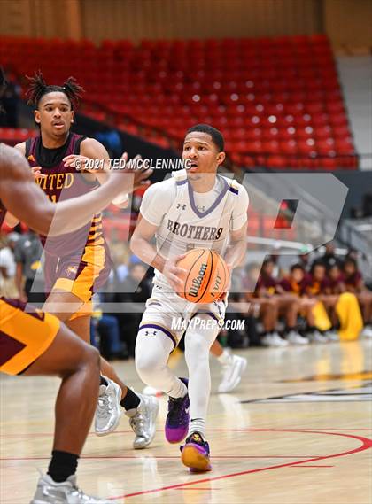 Thumbnail 1 in Christian Brothers vs. Beaumont United (King Cotton Classic) photogallery.
