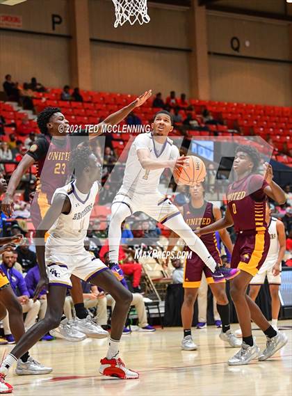 Thumbnail 2 in Christian Brothers vs. Beaumont United (King Cotton Classic) photogallery.