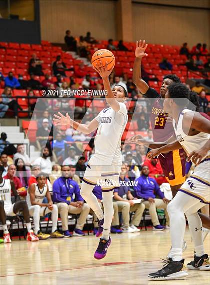 Thumbnail 2 in Christian Brothers vs. Beaumont United (King Cotton Classic) photogallery.
