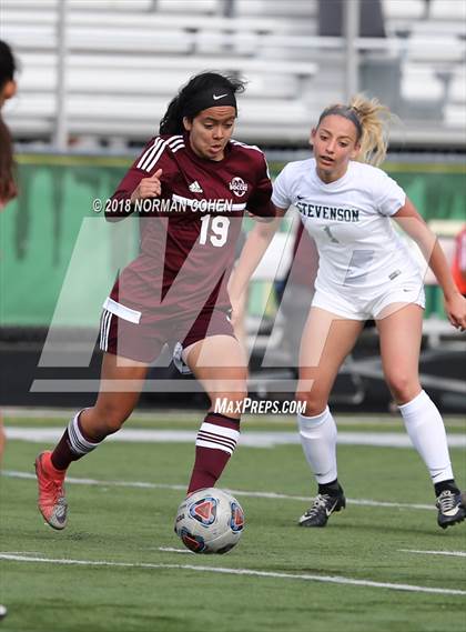 Thumbnail 2 in Stevenson vs. Zion-Benton (IHSA 3A Regional Semifinal) photogallery.