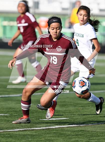 Thumbnail 3 in Stevenson vs. Zion-Benton (IHSA 3A Regional Semifinal) photogallery.