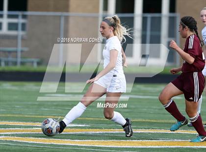 Thumbnail 2 in Stevenson vs. Zion-Benton (IHSA 3A Regional Semifinal) photogallery.