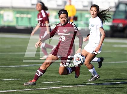 Thumbnail 2 in Stevenson vs. Zion-Benton (IHSA 3A Regional Semifinal) photogallery.