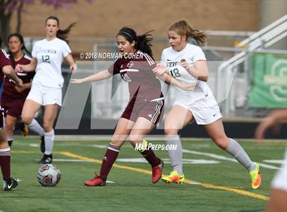 Thumbnail 2 in Stevenson vs. Zion-Benton (IHSA 3A Regional Semifinal) photogallery.
