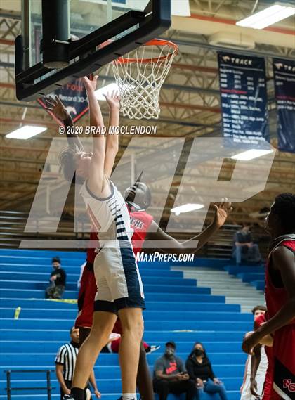 Thumbnail 2 in North Garland vs. Sachse photogallery.