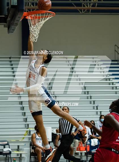 Thumbnail 2 in North Garland vs. Sachse photogallery.
