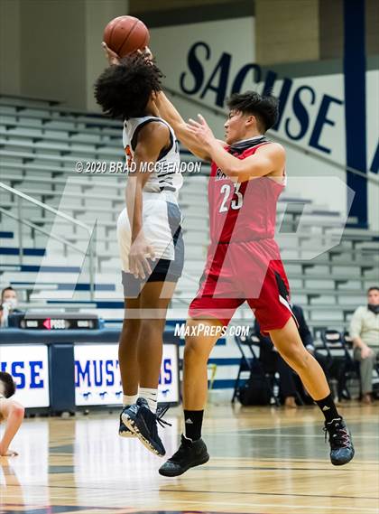 Thumbnail 3 in North Garland vs. Sachse photogallery.