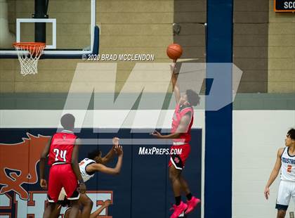 Thumbnail 3 in North Garland vs. Sachse photogallery.