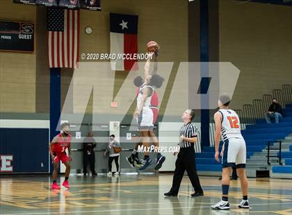 Thumbnail 2 in North Garland vs. Sachse photogallery.