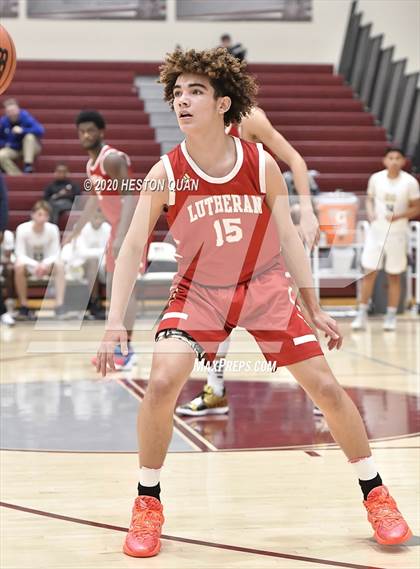 Thumbnail 2 in Mater Dei Catholic vs. Orange Lutheran (Rancho Mirage Holiday Invitational) photogallery.