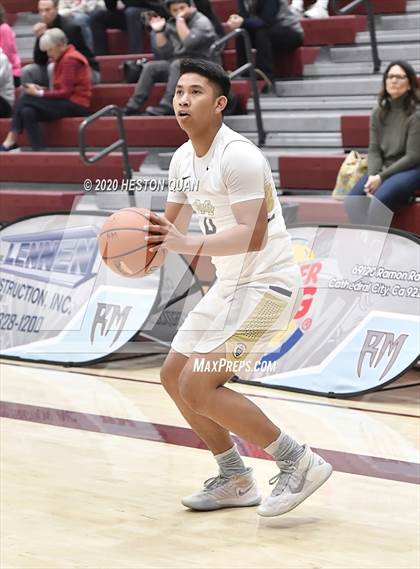 Thumbnail 1 in Mater Dei Catholic vs. Orange Lutheran (Rancho Mirage Holiday Invitational) photogallery.