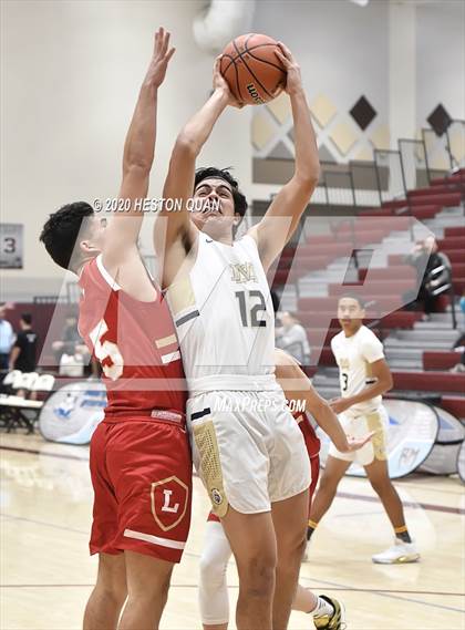 Thumbnail 2 in Mater Dei Catholic vs. Orange Lutheran (Rancho Mirage Holiday Invitational) photogallery.