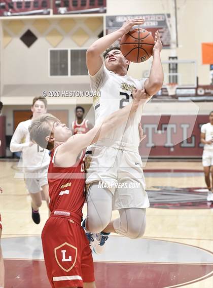 Thumbnail 1 in Mater Dei Catholic vs. Orange Lutheran (Rancho Mirage Holiday Invitational) photogallery.