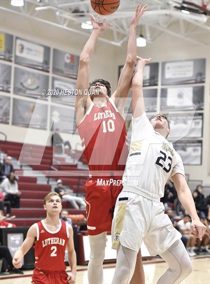 Thumbnail 2 in Mater Dei Catholic vs. Orange Lutheran (Rancho Mirage Holiday Invitational) photogallery.