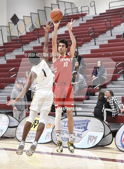 Thumbnail 2 in Mater Dei Catholic vs. Orange Lutheran (Rancho Mirage Holiday Invitational) photogallery.