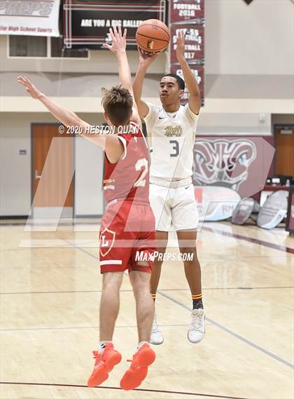 Thumbnail 1 in Mater Dei Catholic vs. Orange Lutheran (Rancho Mirage Holiday Invitational) photogallery.