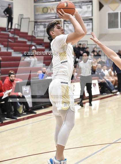 Thumbnail 2 in Mater Dei Catholic vs. Orange Lutheran (Rancho Mirage Holiday Invitational) photogallery.