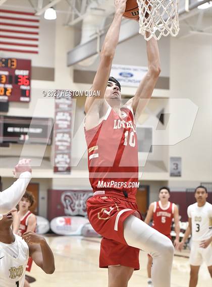 Thumbnail 2 in Mater Dei Catholic vs. Orange Lutheran (Rancho Mirage Holiday Invitational) photogallery.