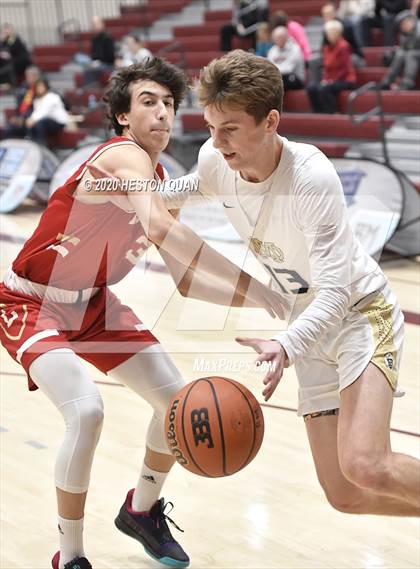 Thumbnail 2 in Mater Dei Catholic vs. Orange Lutheran (Rancho Mirage Holiday Invitational) photogallery.