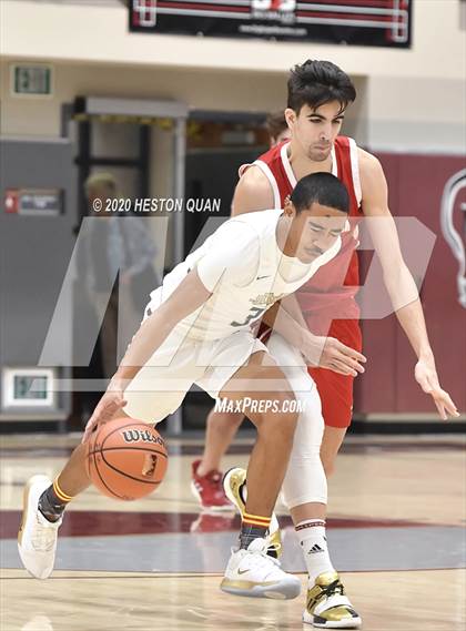 Thumbnail 3 in Mater Dei Catholic vs. Orange Lutheran (Rancho Mirage Holiday Invitational) photogallery.