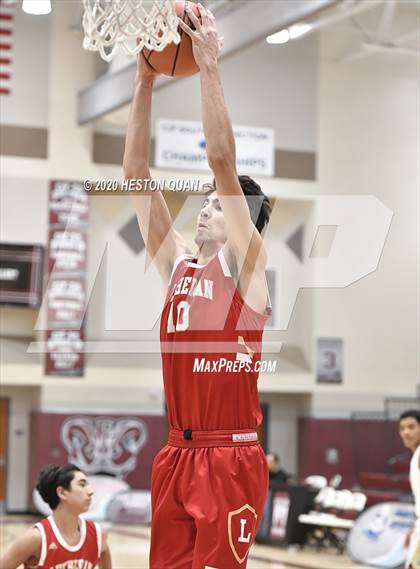 Thumbnail 2 in Mater Dei Catholic vs. Orange Lutheran (Rancho Mirage Holiday Invitational) photogallery.