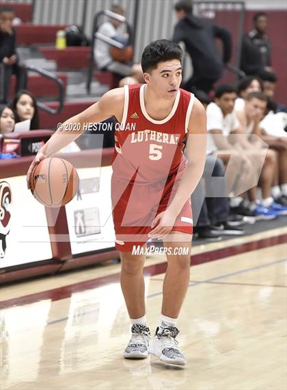 Thumbnail 2 in Mater Dei Catholic vs. Orange Lutheran (Rancho Mirage Holiday Invitational) photogallery.