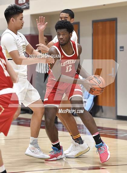 Thumbnail 3 in Mater Dei Catholic vs. Orange Lutheran (Rancho Mirage Holiday Invitational) photogallery.
