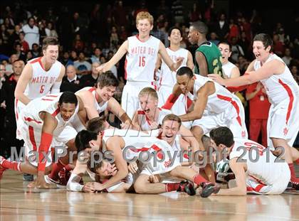 Thumbnail 3 in Long Beach Poly vs. Mater Dei (CIF SS D1AA Final) photogallery.
