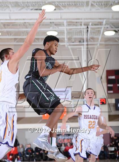 Thumbnail 2 in Issaquah vs. Moreau Catholic (MaxPreps Holiday Classic) photogallery.