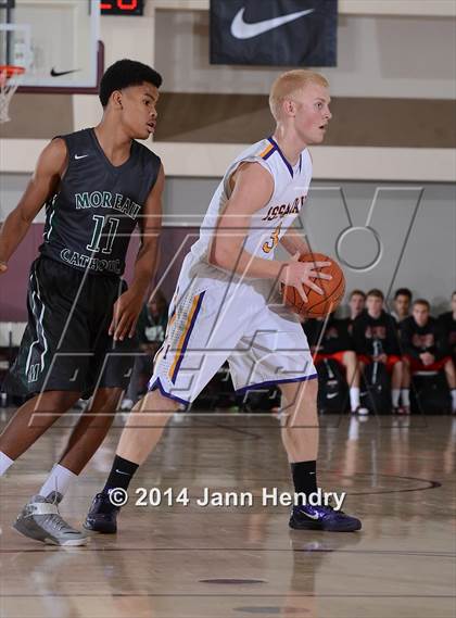 Thumbnail 3 in Issaquah vs. Moreau Catholic (MaxPreps Holiday Classic) photogallery.