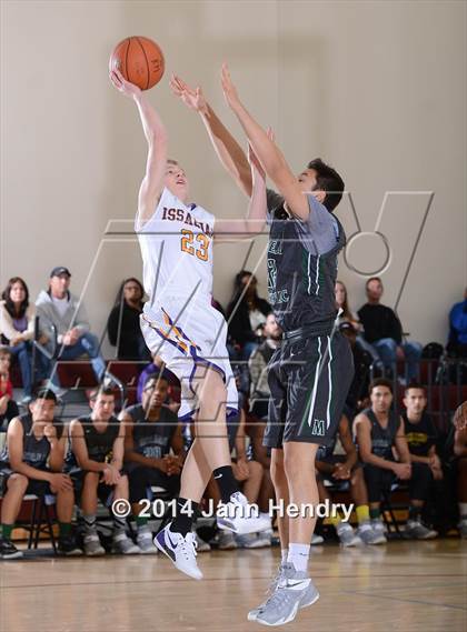 Thumbnail 2 in Issaquah vs. Moreau Catholic (MaxPreps Holiday Classic) photogallery.