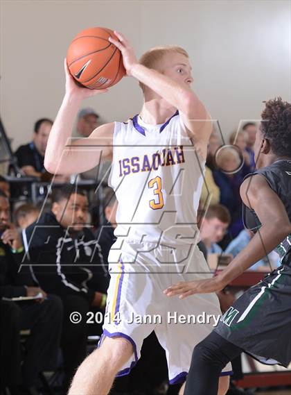 Thumbnail 3 in Issaquah vs. Moreau Catholic (MaxPreps Holiday Classic) photogallery.
