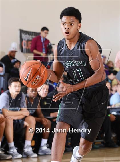 Thumbnail 1 in Issaquah vs. Moreau Catholic (MaxPreps Holiday Classic) photogallery.