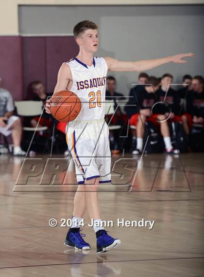 Thumbnail 3 in Issaquah vs. Moreau Catholic (MaxPreps Holiday Classic) photogallery.