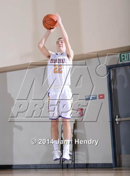 Thumbnail 3 in Issaquah vs. Moreau Catholic (MaxPreps Holiday Classic) photogallery.