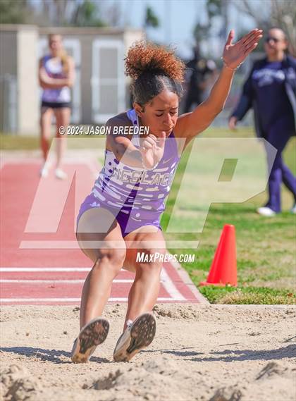 Thumbnail 2 in Winter Relays photogallery.
