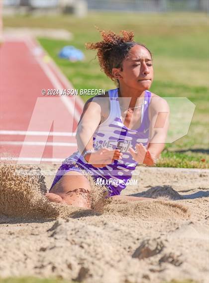 Thumbnail 3 in Winter Relays photogallery.