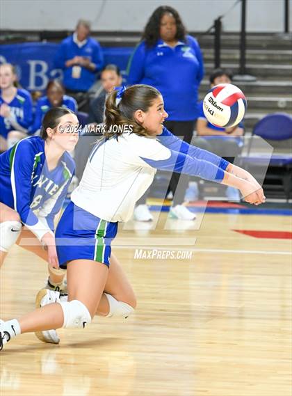 Thumbnail 2 in Xavier College Prep vs. Corona del Sol (AIA 6A Final) photogallery.