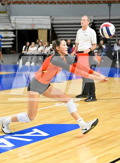Thumbnail 2 in Xavier College Prep vs. Corona del Sol (AIA 6A Final) photogallery.