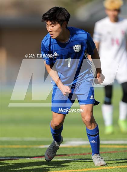 Thumbnail 1 in Grandview vs. Cherry Creek (CHSAA 5A Semifinal) photogallery.