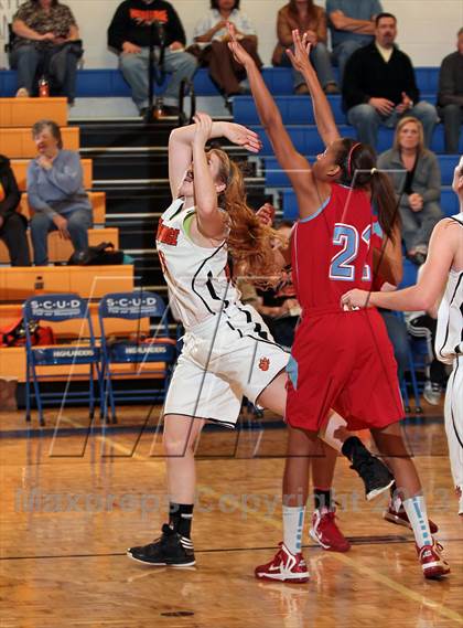 Thumbnail 3 in Pigeon Forge vs. Austin-East (D3AA District Consolation) photogallery.