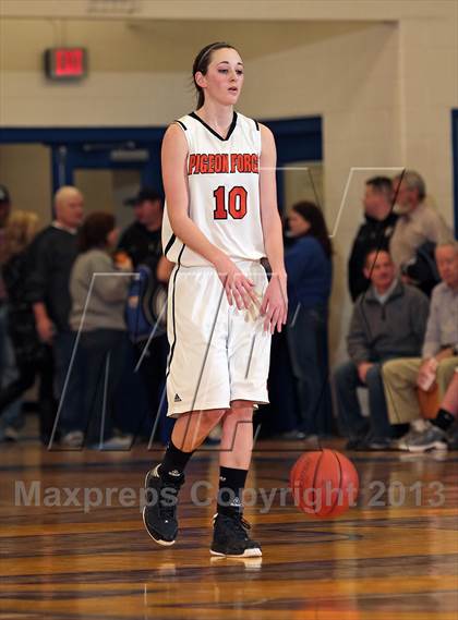 Thumbnail 3 in Pigeon Forge vs. Austin-East (D3AA District Consolation) photogallery.