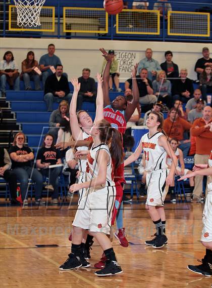 Thumbnail 2 in Pigeon Forge vs. Austin-East (D3AA District Consolation) photogallery.