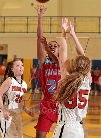Thumbnail 1 in Pigeon Forge vs. Austin-East (D3AA District Consolation) photogallery.