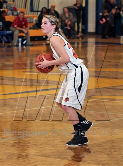 Thumbnail 3 in Pigeon Forge vs. Austin-East (D3AA District Consolation) photogallery.