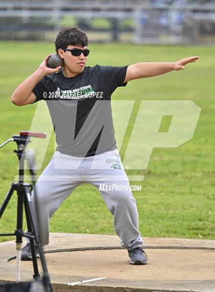 Thumbnail 1 in Houston Relays photogallery.