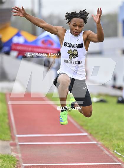 Thumbnail 1 in Houston Relays photogallery.