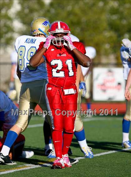 Thumbnail 2 in St. John the Baptist vs. St. Peter's (CHSFL Class A Final) photogallery.