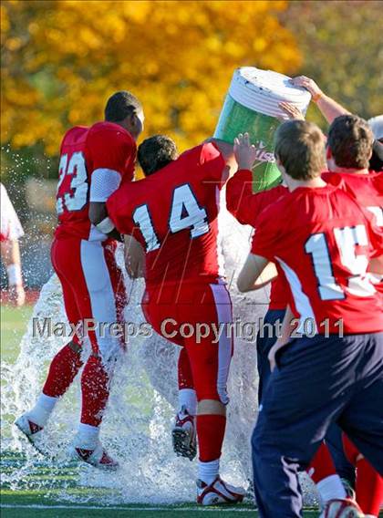 Thumbnail 2 in St. John the Baptist vs. St. Peter's (CHSFL Class A Final) photogallery.